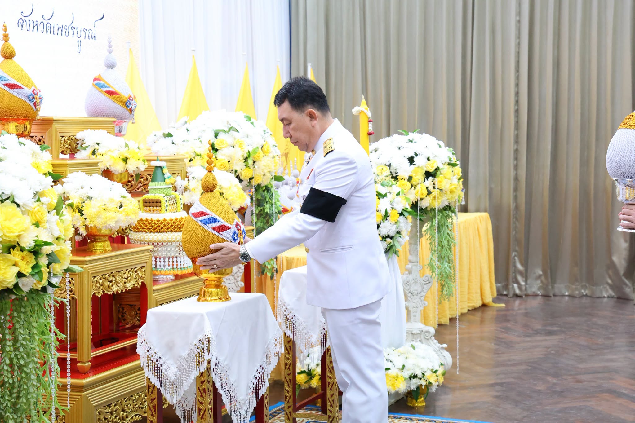 title - สำนักงานการปฏิรูปที่ดินจังหวัดเพชรบูรณ์เข้าร่วมพิธีถวายเครื่องราชสักการะ วางพานพุ่ม และจุดเทียนถวายพระพรชัยมงคล เนื่องในโอกาสวันเฉลิมพระชนมพรรษา พระบาทสมเด็จพระเจ้าอยู่หัว 28 กรกฎาคม 2569